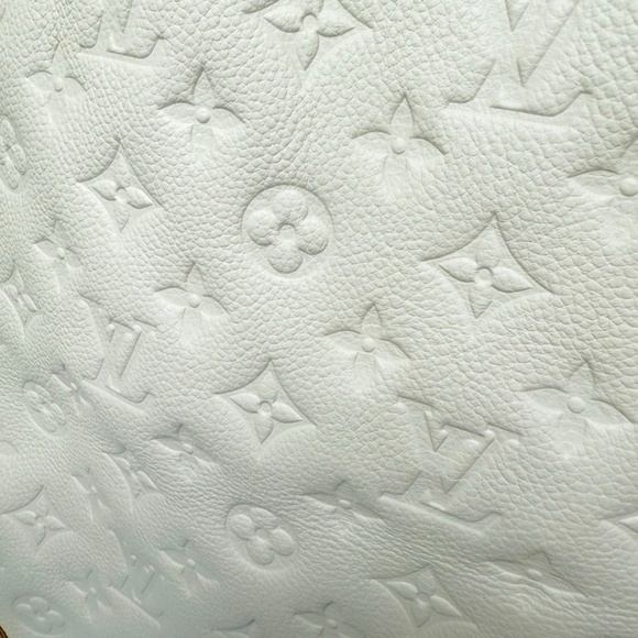 LV Cream Empreinte Artsy MM - Picture 2 of 16